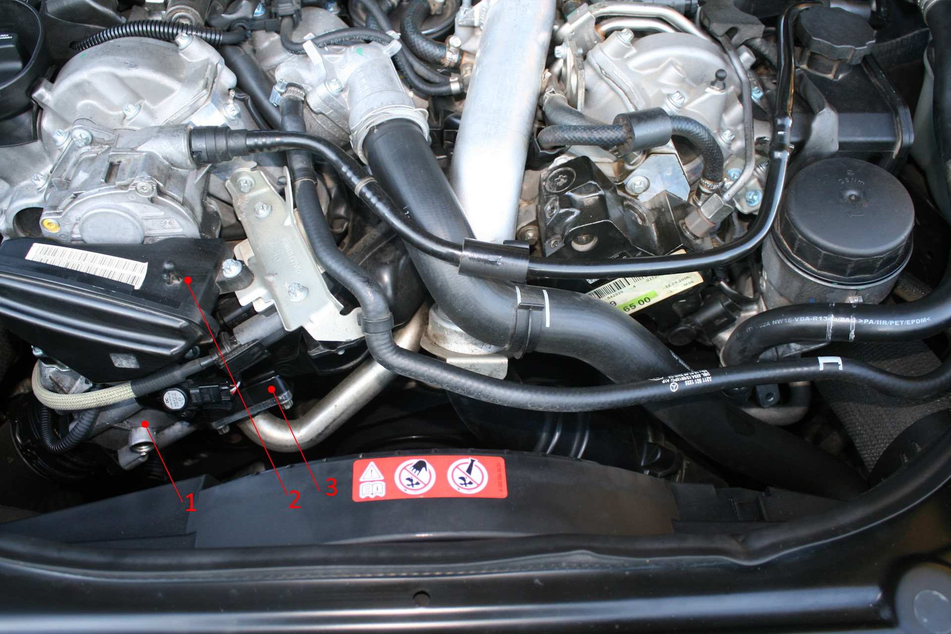 Что на фото под номерами и кто из них сопливит масло — Mercedes-Benz E ...