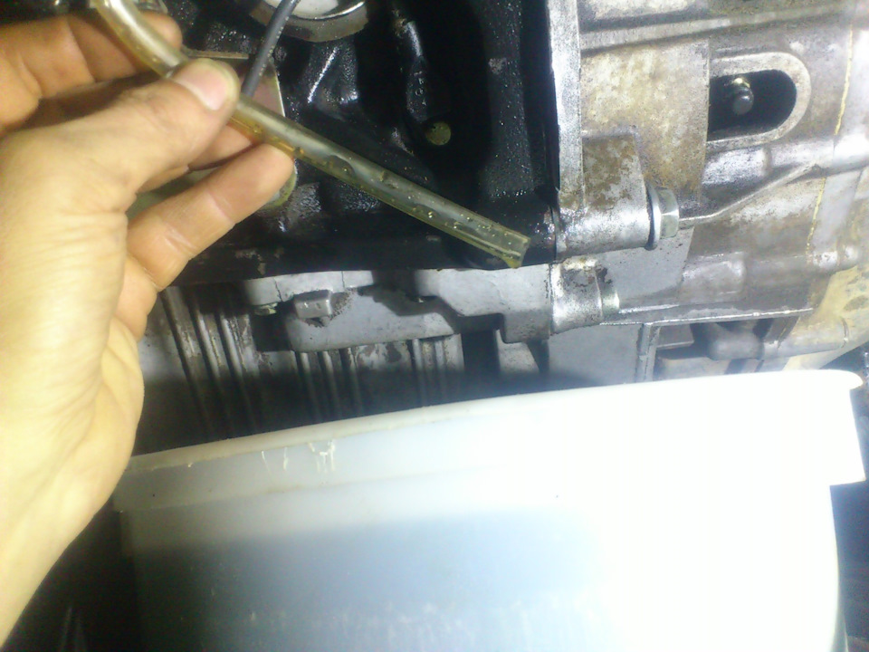 Визуально видно, что антифриз не течет — Volkswagen Transporter T4