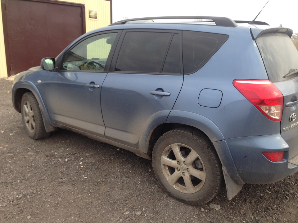 Замена колодок — Toyota RAV4 (III), 2,4 л, 2007 года | своими руками ...