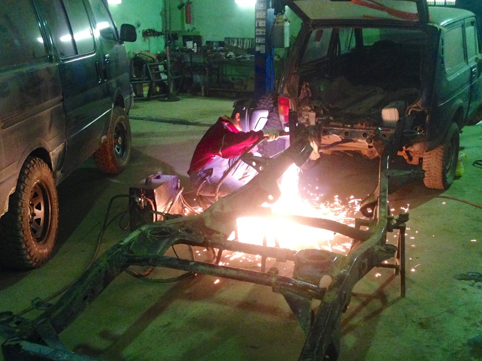 Распиленный каркас авто. Пиля рама. Распиленный каркас авто. Пилим раму 1/43. Как распилить раму от камаза.