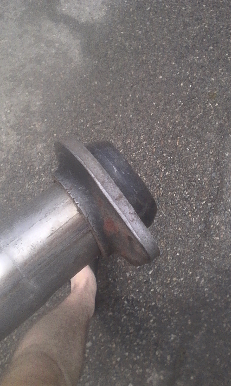 Лопнула на пополам вставка после катализатора… — Lada 2114, 1,5 л, 2006 ...