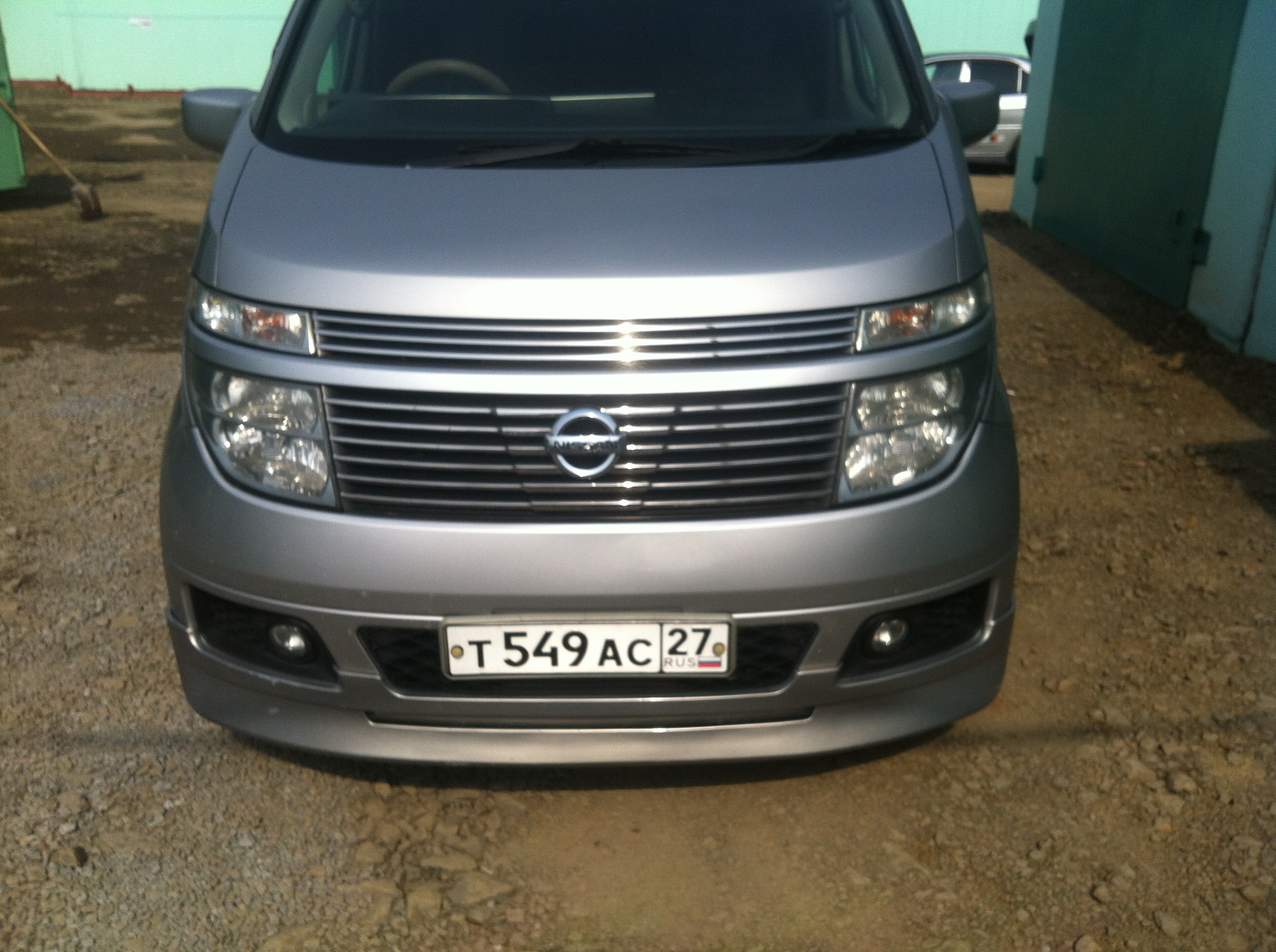 Nissan Elgrand 2004