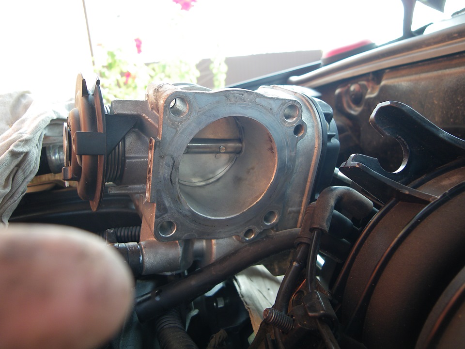 Вид с обратной стороны. Далее ставим все назад в обратном порядке. — Chevrolet Lacetti 5D