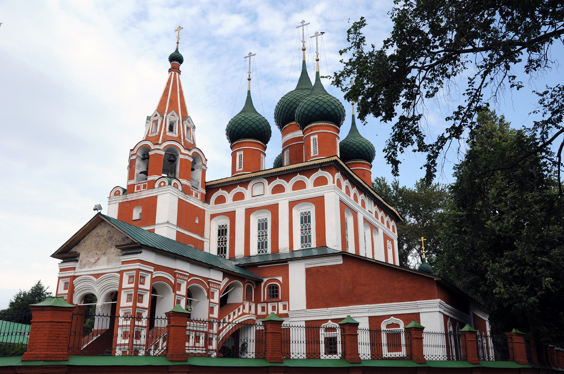 Сайт ярославского храма. Храм Михаила Архангела Ярославль. Гарнизонная Церковь Архангела Михаила Ярославль. Донской монастырь Церковь Михаила Архангела. Собор Михаила Архангела (Чебоксары).