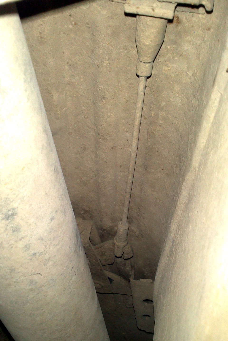 Порвался трос ручника и разобрался со стуком ссзади — Mercedes-Benz E ...