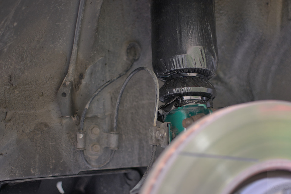 Готовая к бою передняя стойка. — Subaru B4 (BE)