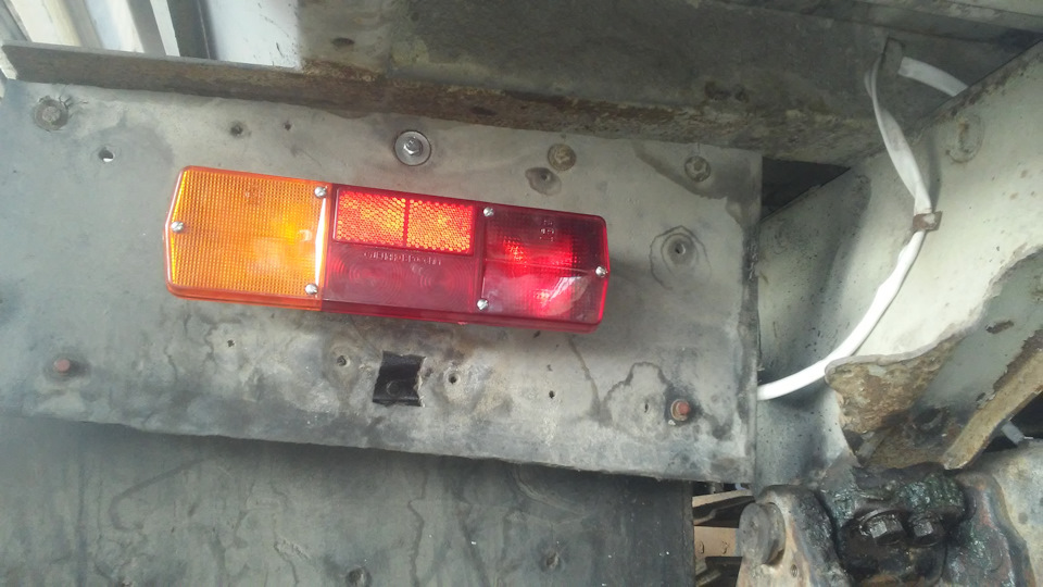 0068ds датчик маз. Задний ход маз. 3768-02. Выключатель света заднего хода 1352. Выключатель заднего хода зил 5301.