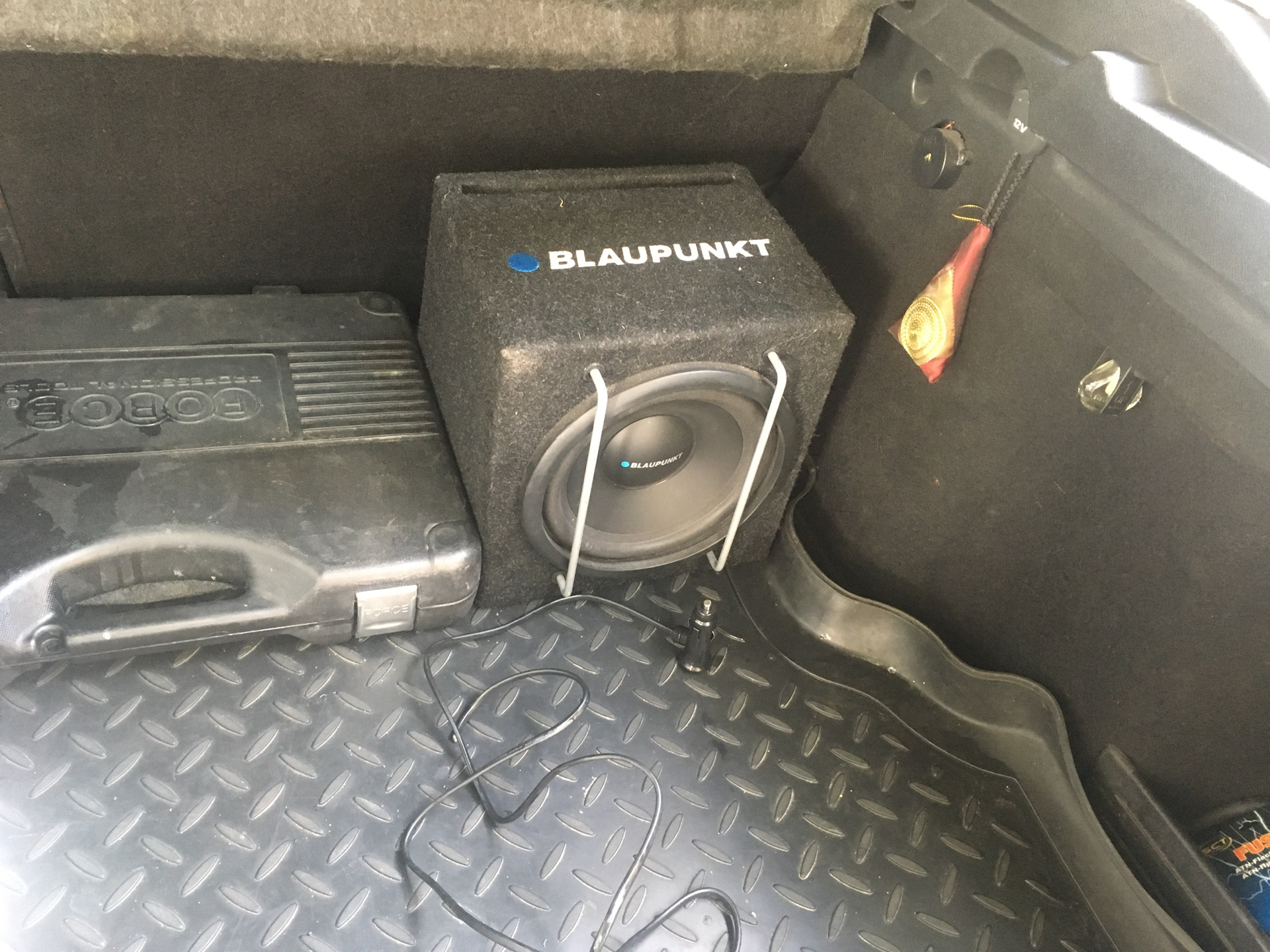 Subwoofer blaupunkt sale gtb 8200 a