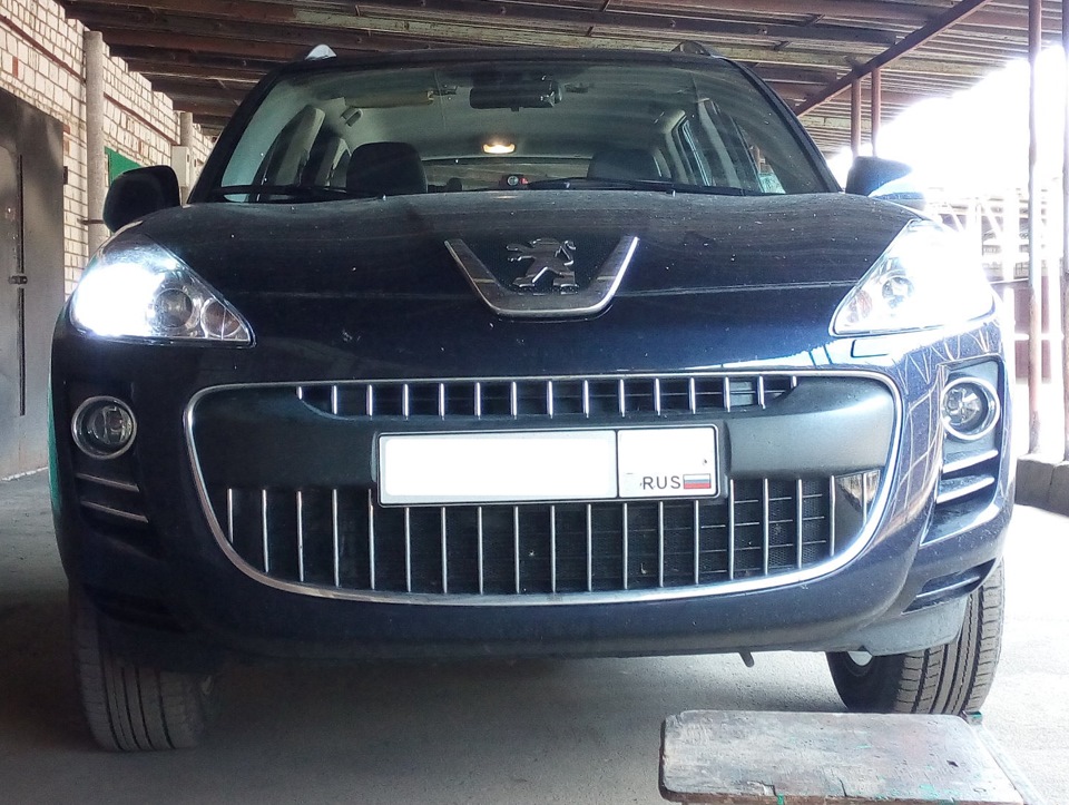 габариты как ДХО — Peugeot 4007, 2,4 л., 2010 года | аксессуары | DRIVE2