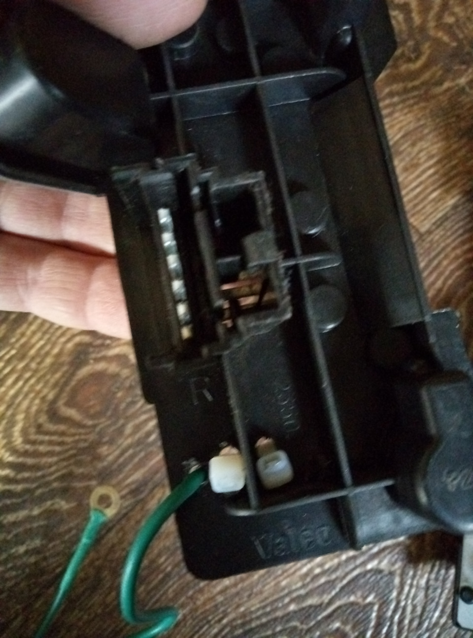 Доп. масса задних фонарей — Renault Symbol, 1,4 л, 2002 года ...