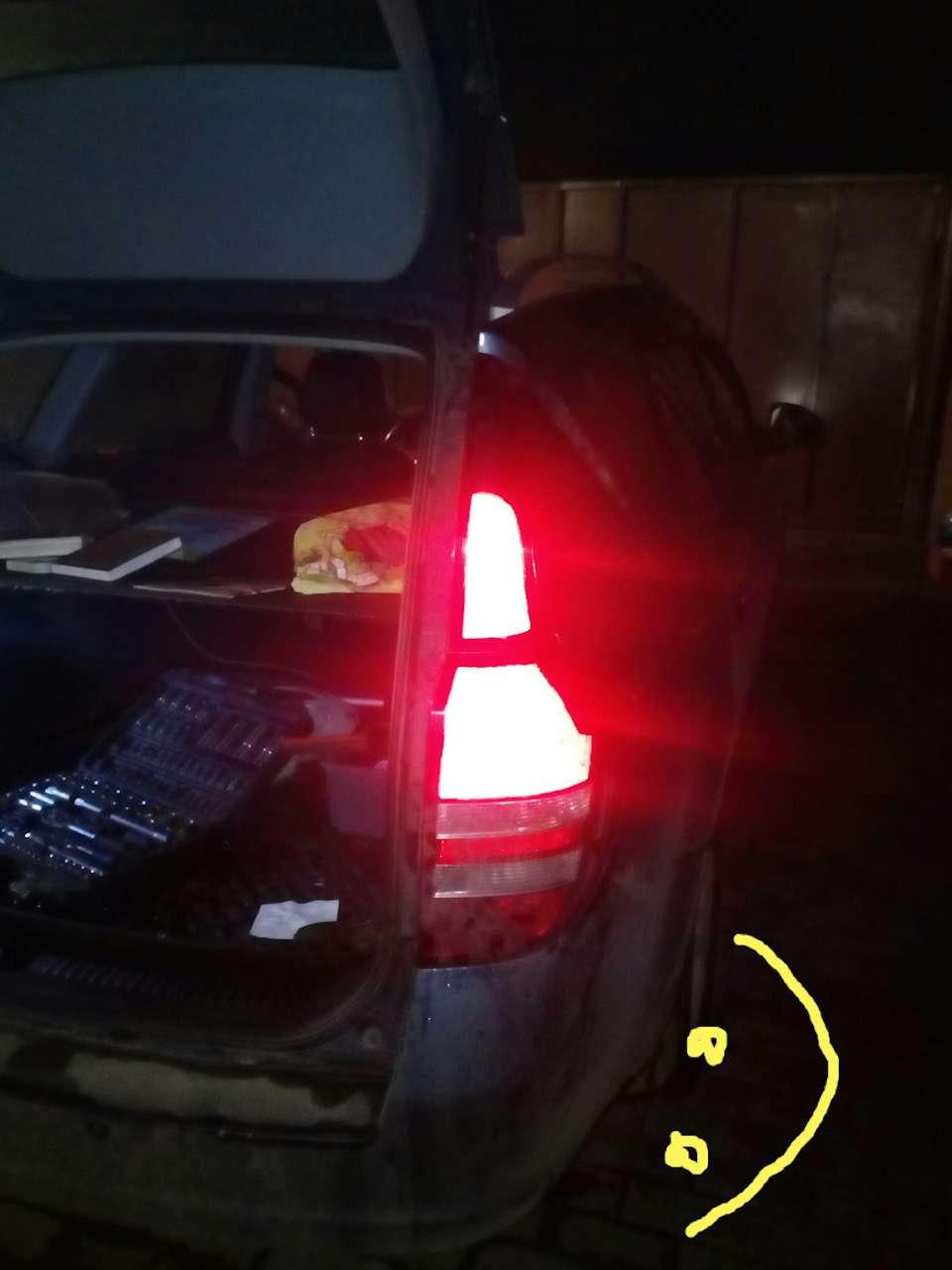 Замена задней лампы стоп-сигнала — KIA Ceed SW (1G), 1,6 л, 2009 года ...