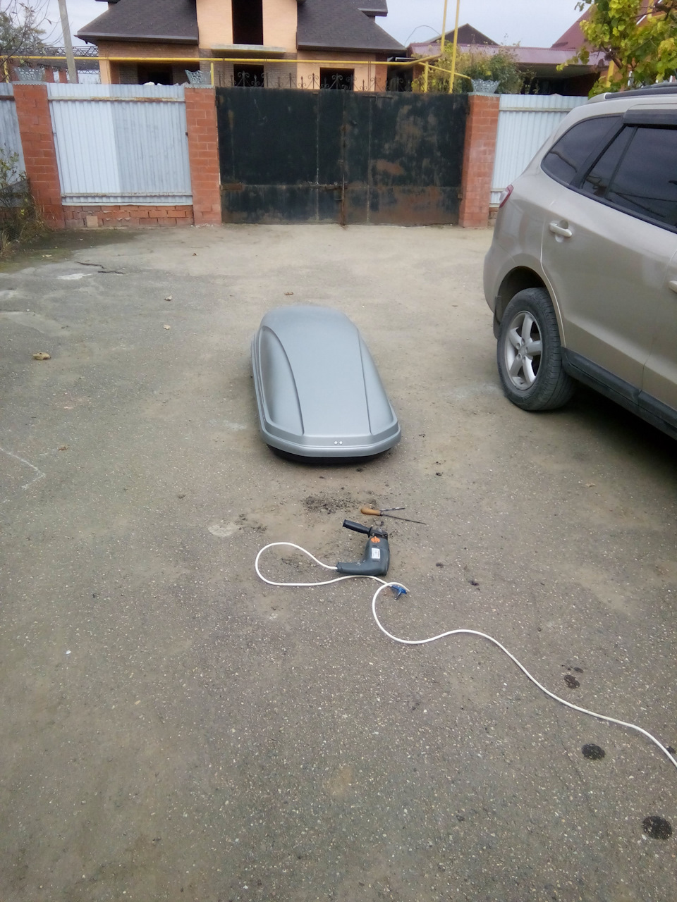 Примерка бокса — Hyundai Santa Fe (2G)