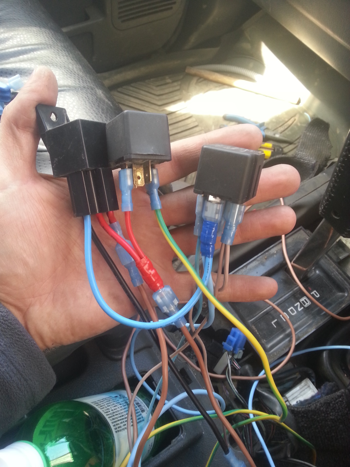 Замена антифриза на бигхорн 3. Реле сигнала big horn. Исузу бигхорн аккумулятор. Подключение бигхорн. Установка сухого фена в исузу бигхорн.