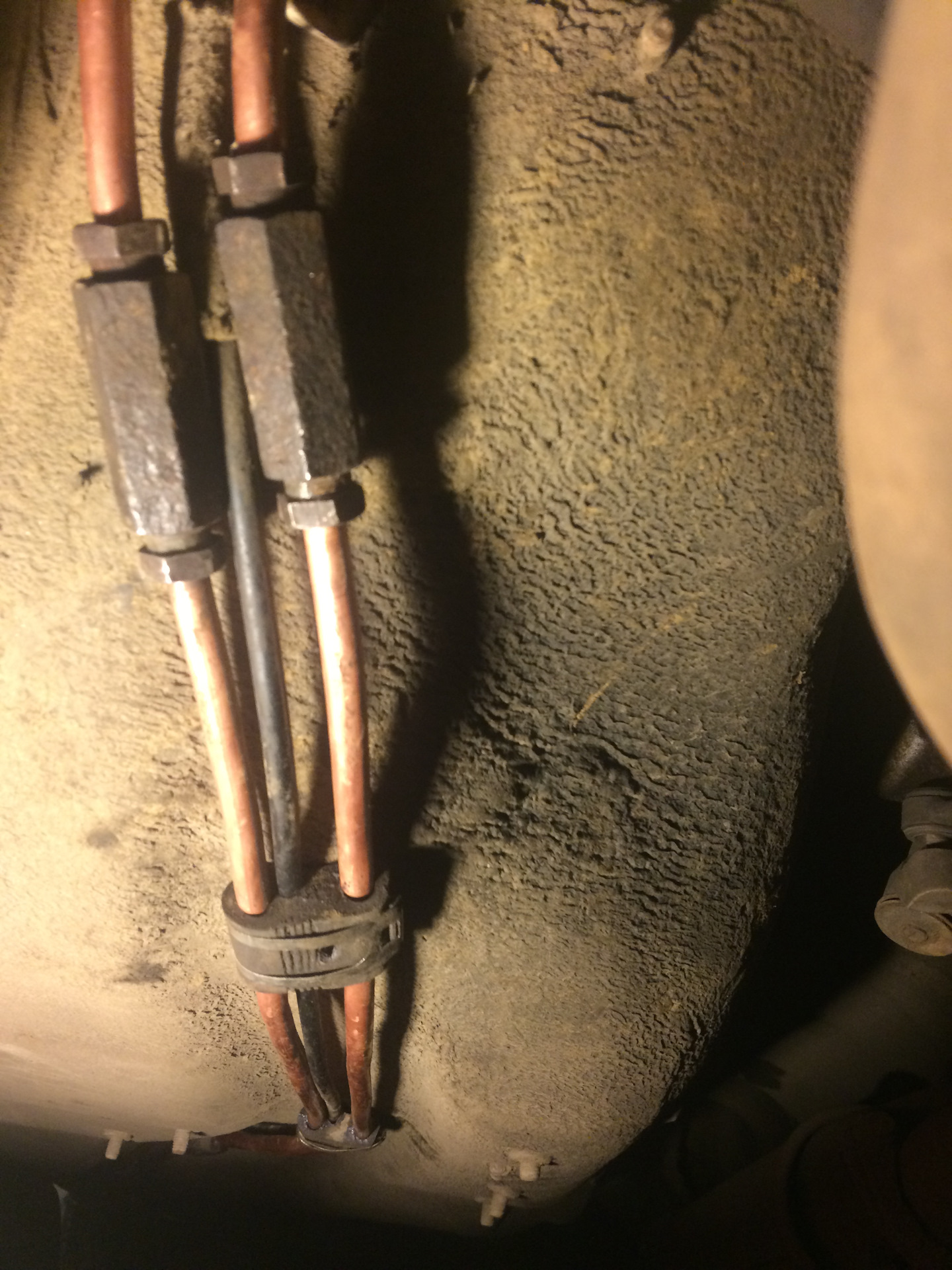 Ремкомплект топливной трубки камаз. 89. Медная тормозная магистраль ваз 2113. Кронштейн топливных трубок 2107 инжектор. Газ 3110 топливная магистраль.