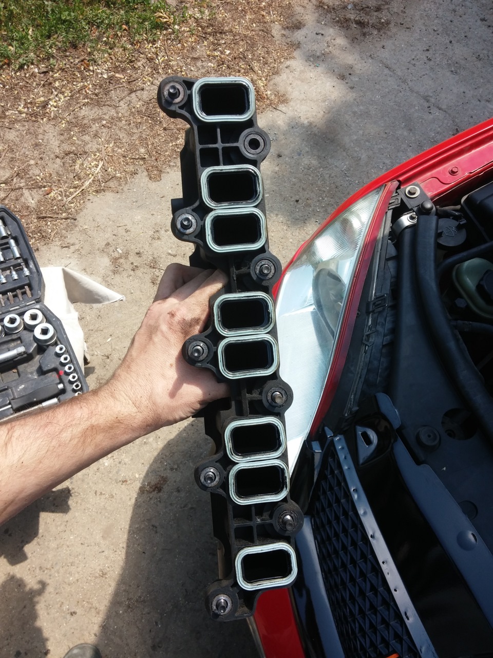 нагара нет но всё в масле :( — Ford Mondeo III