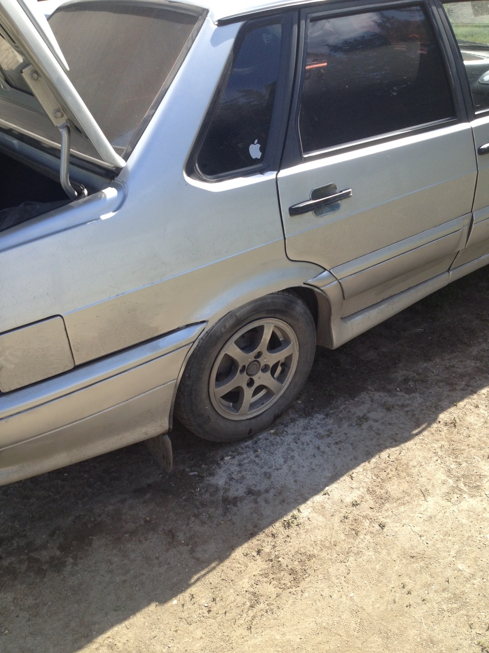 Задняя арка ваз 2114. Арки ваз 2114. Арки ваз 2114. Lada vaz 2115 гнилые арки. Арки ваз 2114.