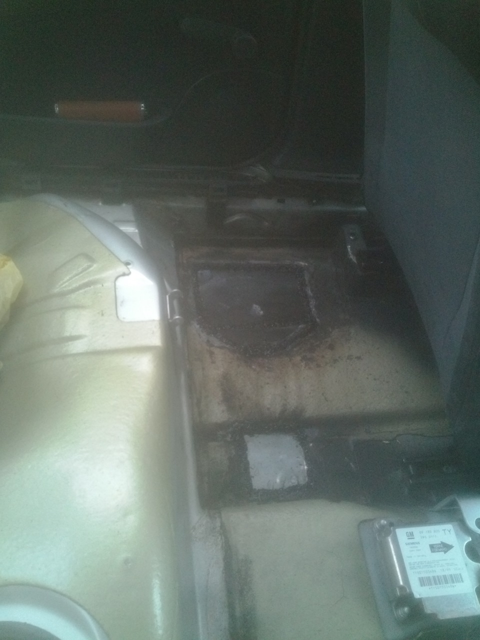 ремонт отверстий в полу — Opel Vectra B, 1,8 л, 1999 года | кузовной ...