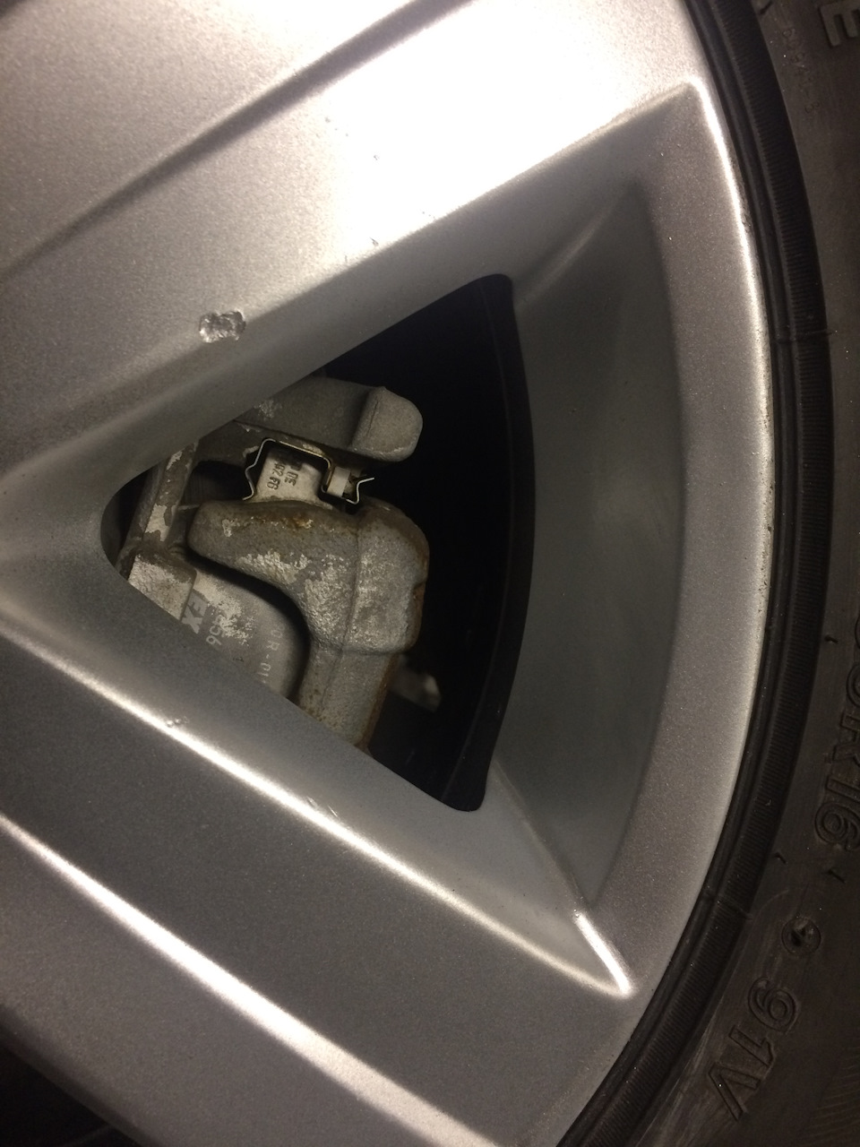 Треснул диск R16 — Volkswagen Jetta VI, 1,4 л, 2011 года | колёсные ...