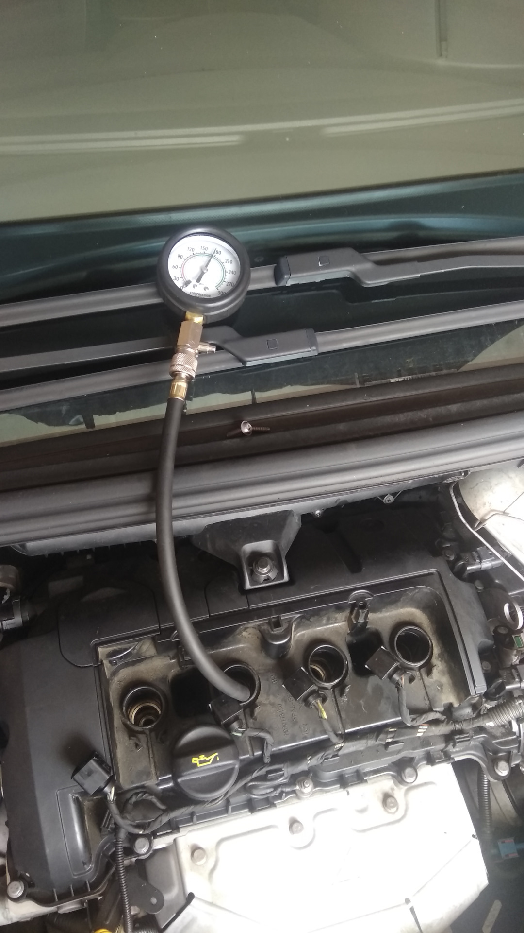 Компрессия пежо 308. Показатели компрессии пежо 4007. Пежо 407 как померить компрессию. Vq35de компрессия. Компрессия пежо 308.