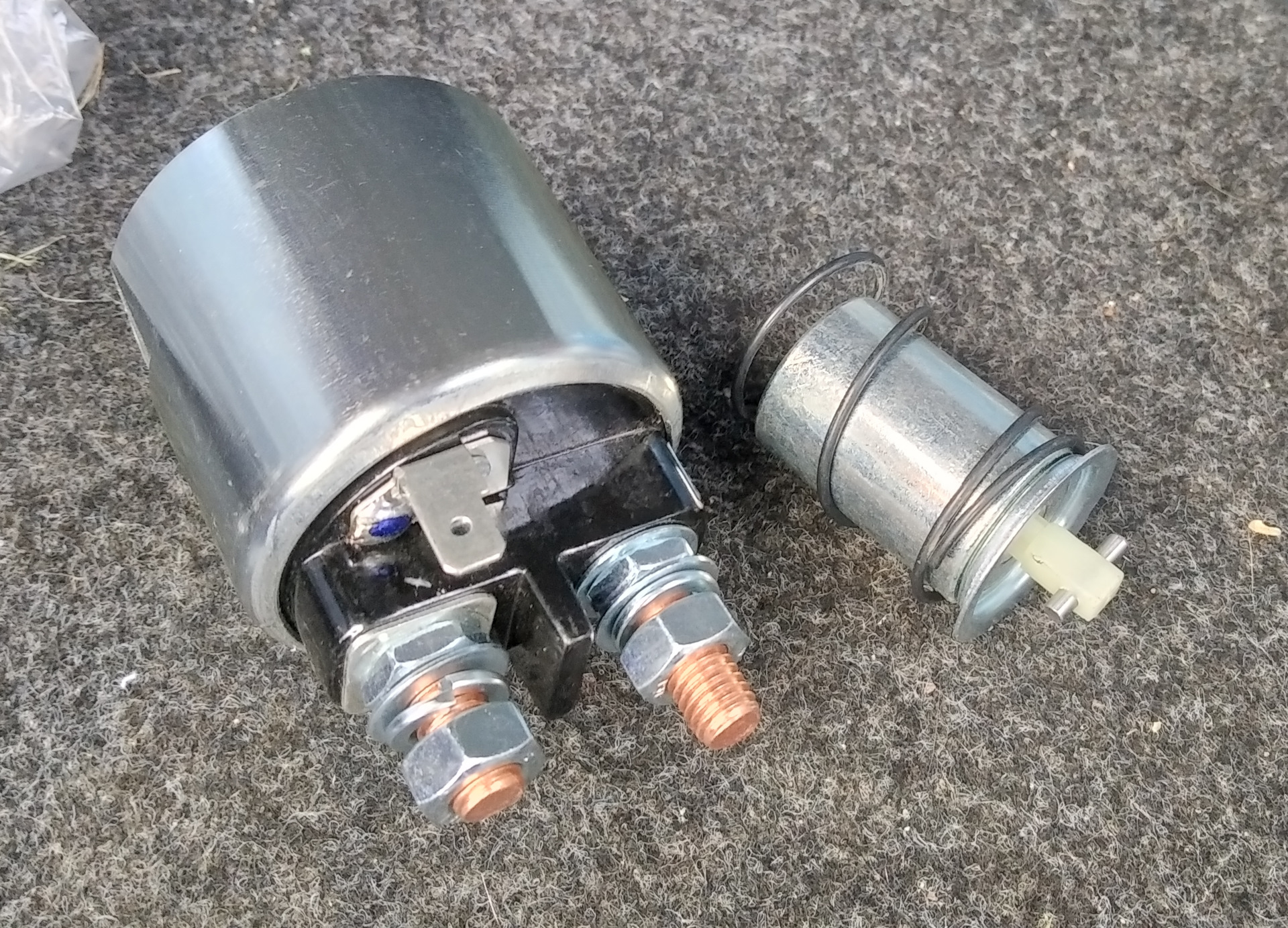 Втягивающее реле стартера ваз 2107. Втягивающее ваз 2107. Втягивующися ваз 2107. Втягивающее стартера ваз 2107 инжектор. Втягивающий на стартер ваз 2107.