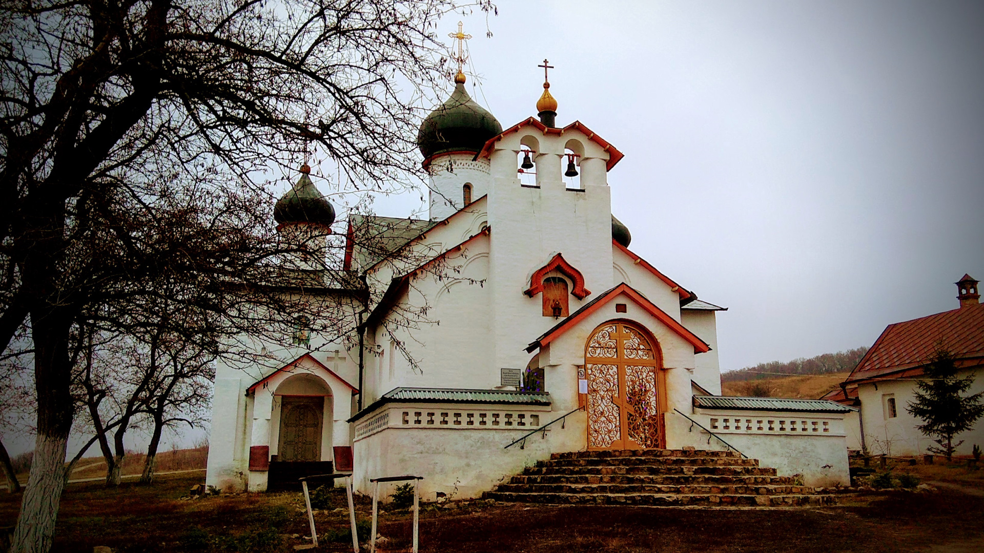 Храм в сухарево