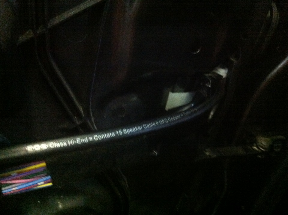 Протяжка акустических проводов в двери. — Mazda 3 (2G) BL, 1,6 л, 2011 ...