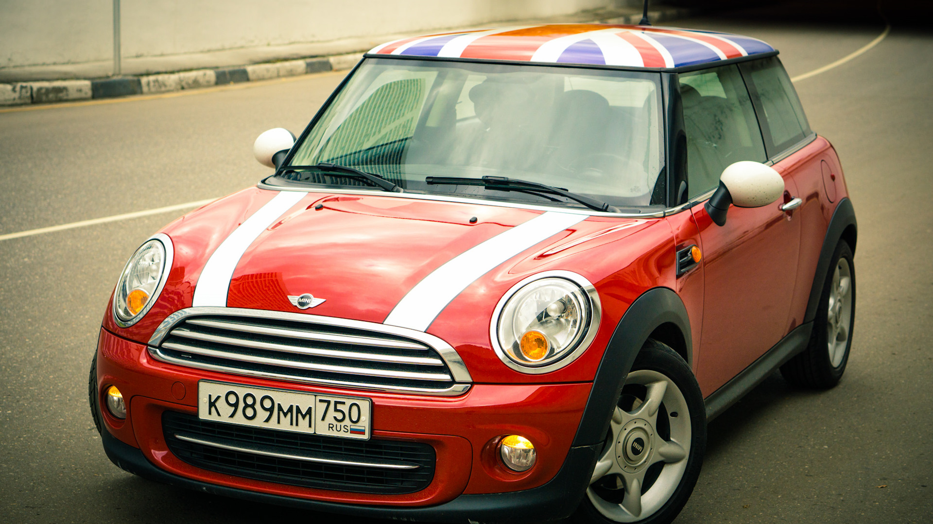 MINI Cooper Mk II 1.6 бензиновый 2012 | (машина жены) на DRIVE2