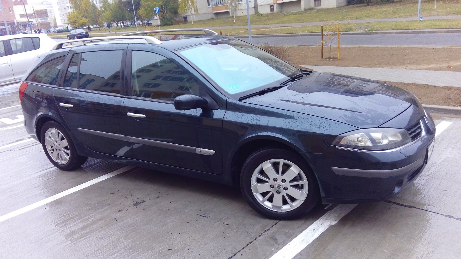 Renault Laguna II 1.9 дизельный 2005 | Темно-зеленый хамелеон на DRIVE2