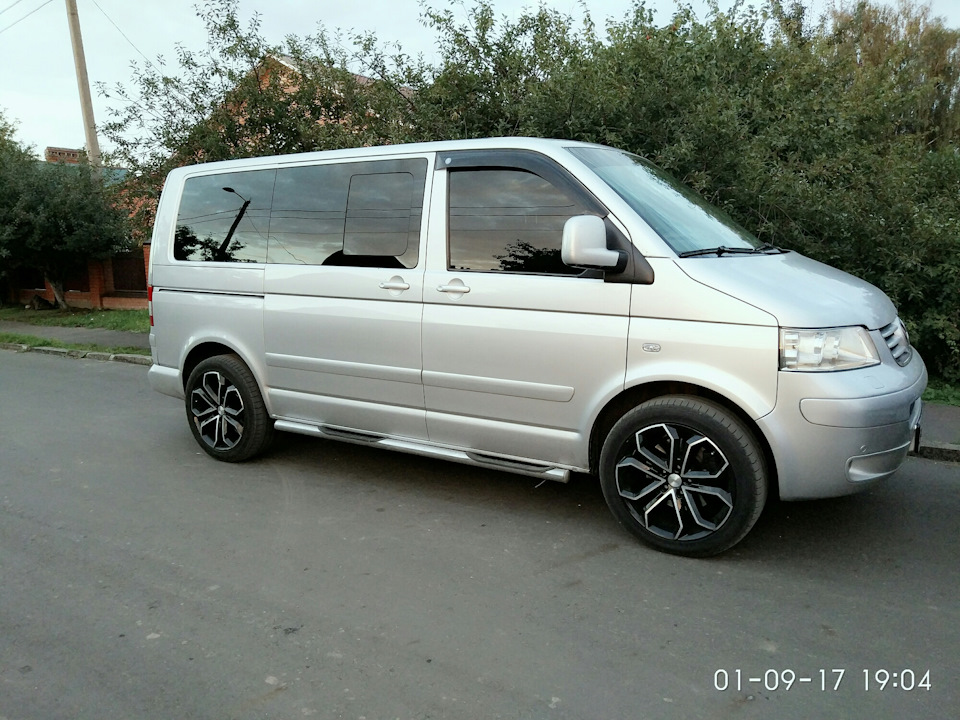 Мультивен т5 3.2 бензин. VW Multivan r19. Multivan 3.2. VW t5 r19. Фольксваген Мультивен 3.2 бензин.