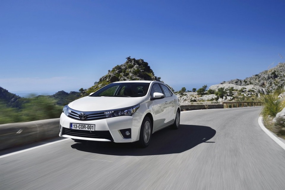 Corolla vs. Prius - DRIVE2