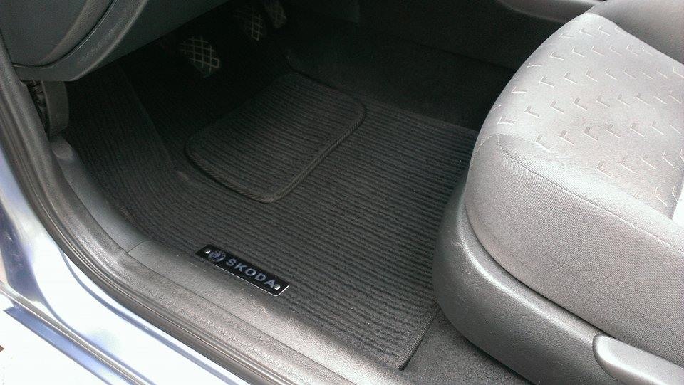 Тканевые коврики — Skoda Octavia Mk1, 1,6 л., 2008 года | тюнинг | DRIVE2