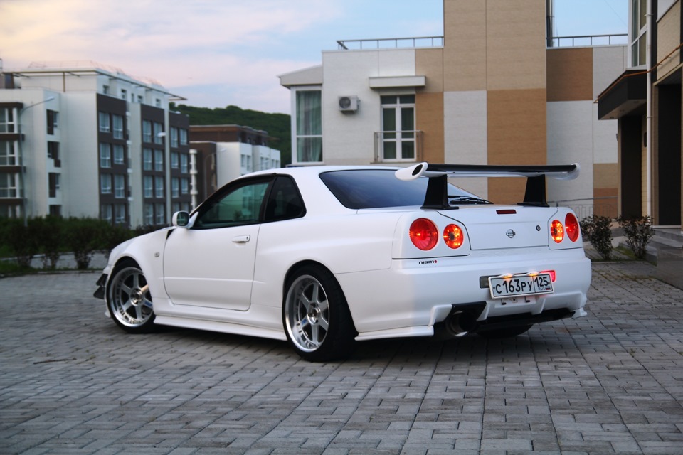 Neksa Autotuning Skyline r34