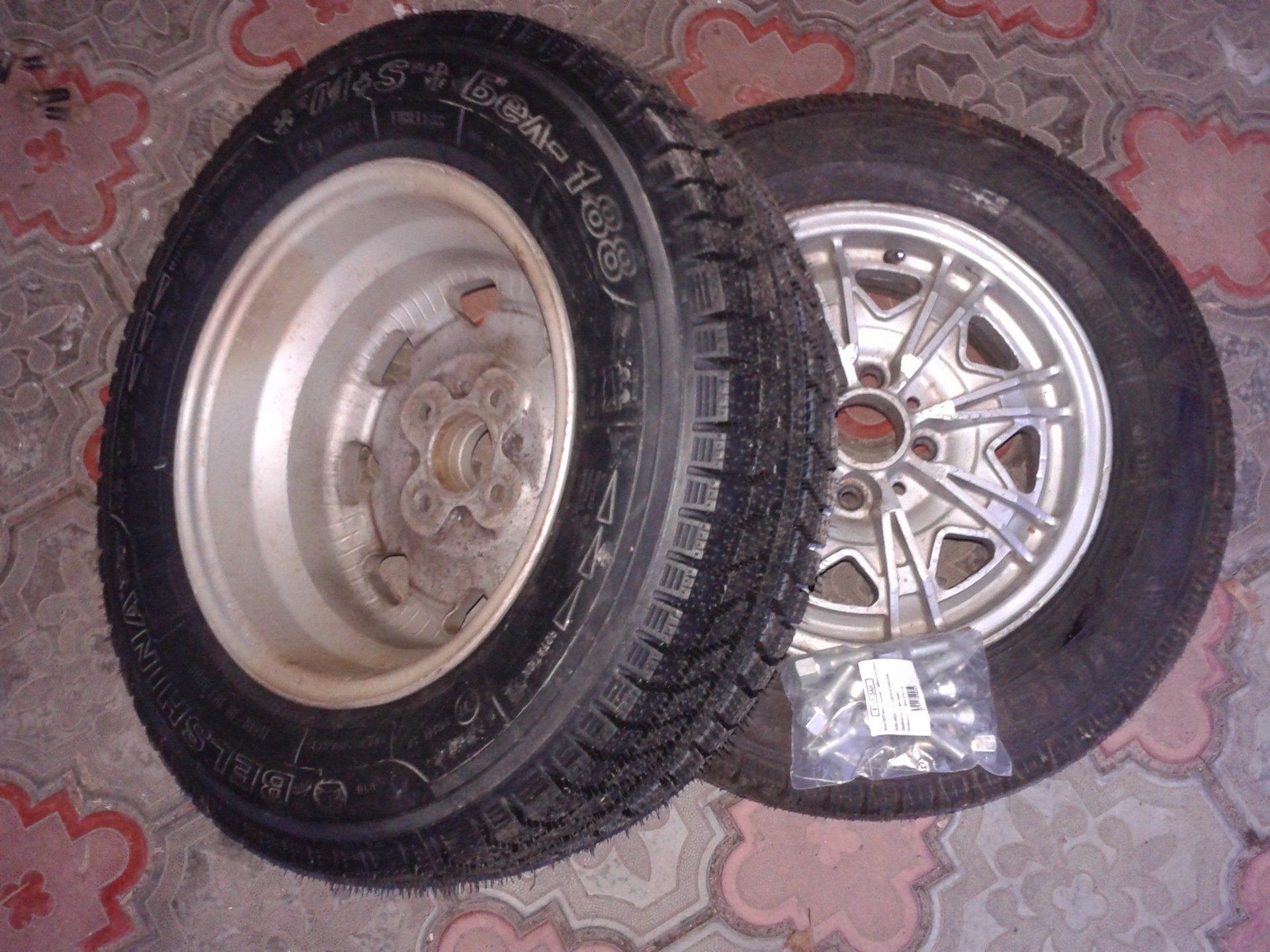 Диски с шинами в сборе.sale — Lada 2101, 1,2 л, 1980 года | колёсные ...