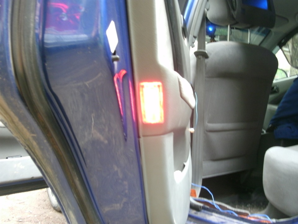 подсветка дверей(доработка красного света) — Chevrolet Lacetti 5D, 1,4 ...