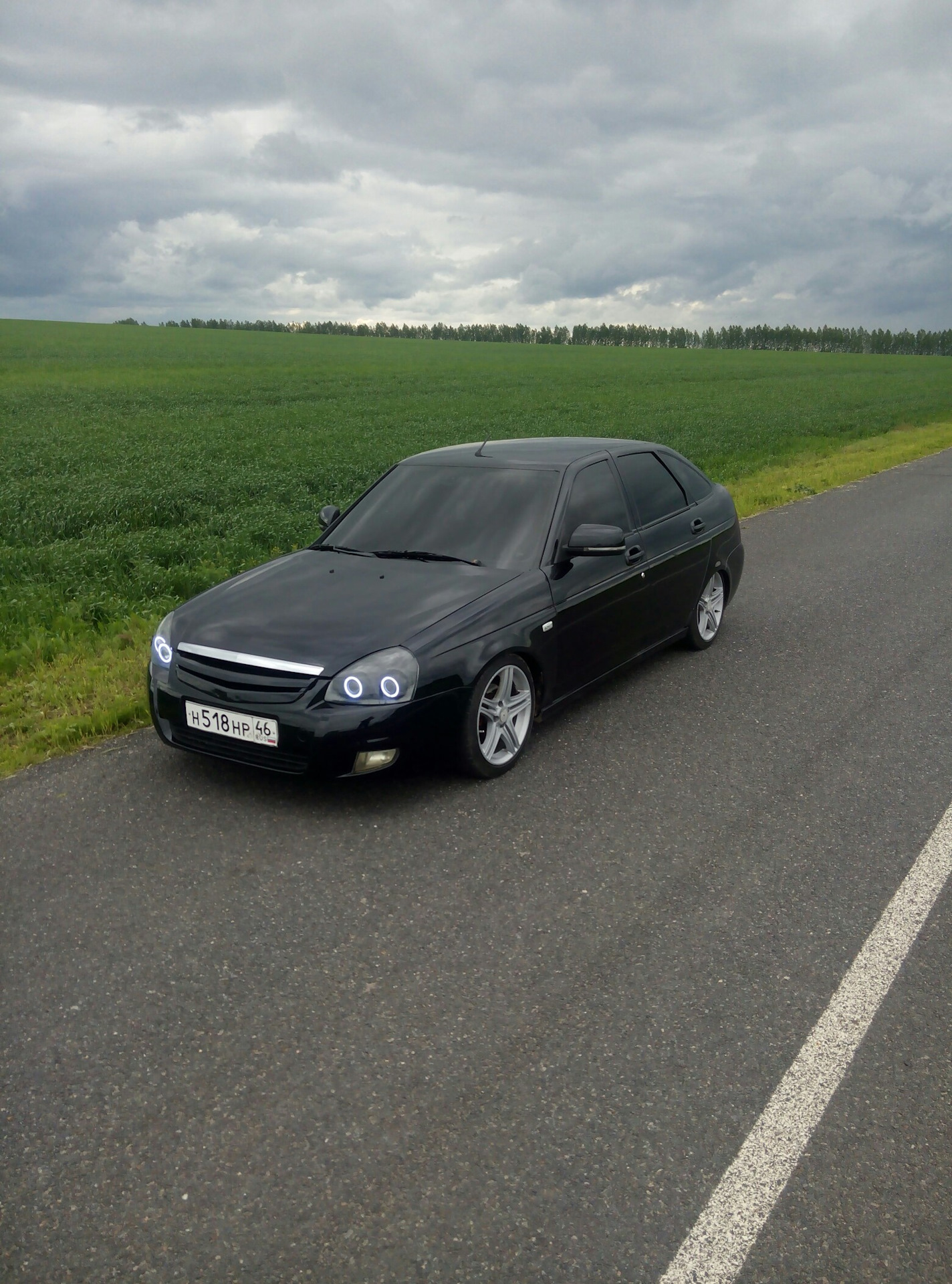 Lada Приора черная