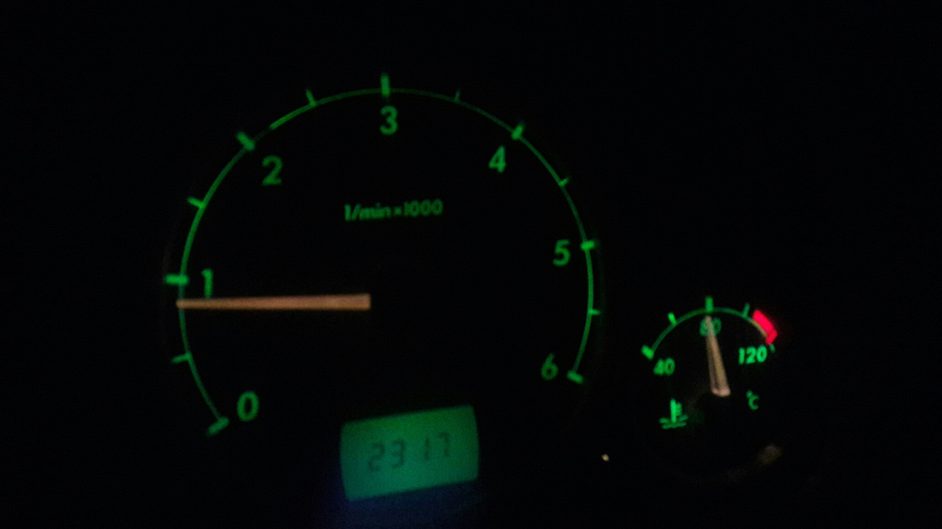 калина 1 шкала температуры охлаждающей жидкости. прыгает стрелка температуры охлаждающей жидкости. 2114 индикатор охлаждающей жидкости. стрелочный указатель температуры охлаждающей жидкости ваз 2114. индикатор температуры ваз 2109 карбюратор.