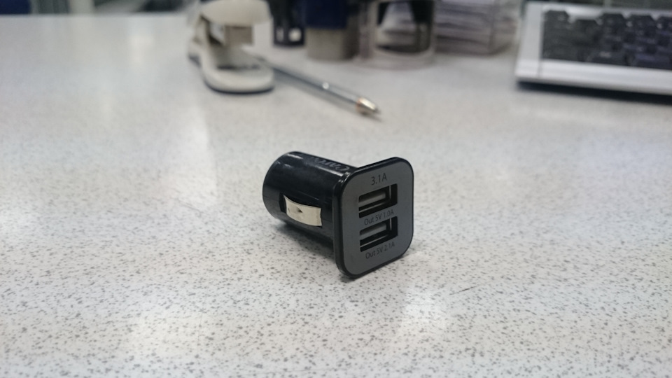 Внедряем USB зарядку в заглушку кнопки — Toyota Allex, 1,5 л, 2003 года ...