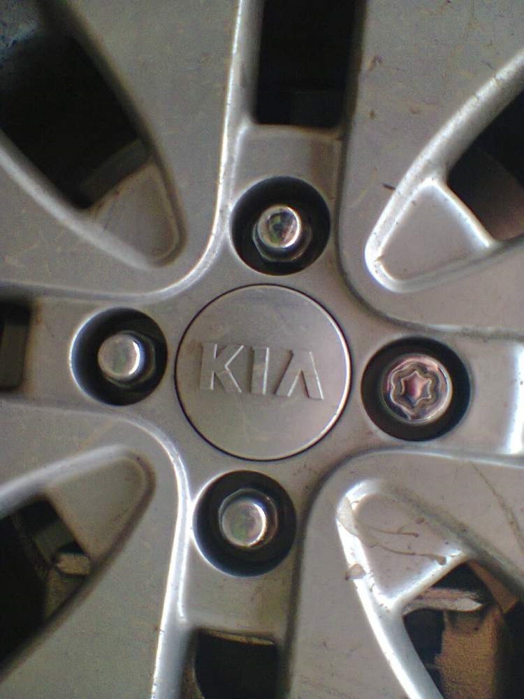 Секретки на колеса — KIA Rio (3G), 1,6 л, 2013 года | аксессуары | DRIVE2