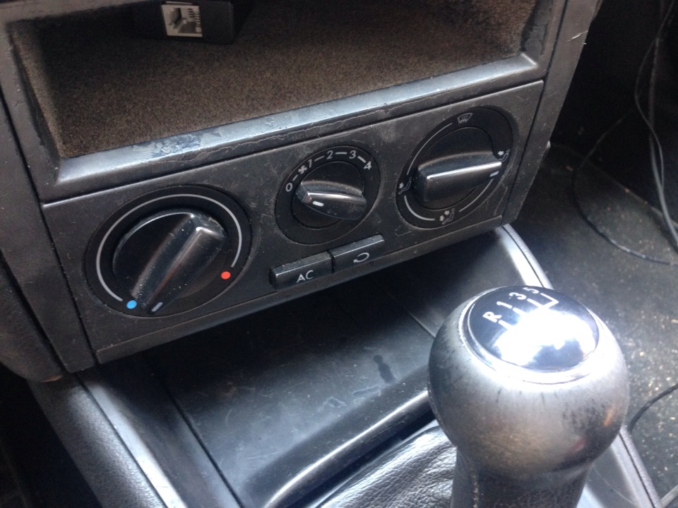 Как снять блок крутилок печки гольф 4