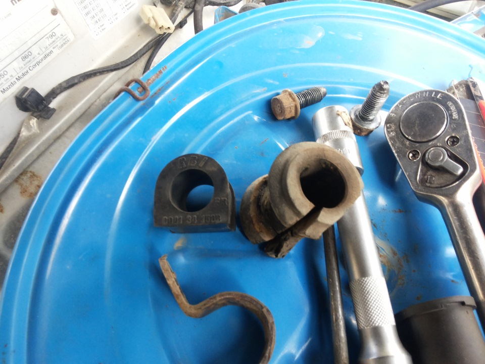 Втулки стаба, или нет колхозингу ))) — Mazda 626 II (GC), 2 л, 1985 ...