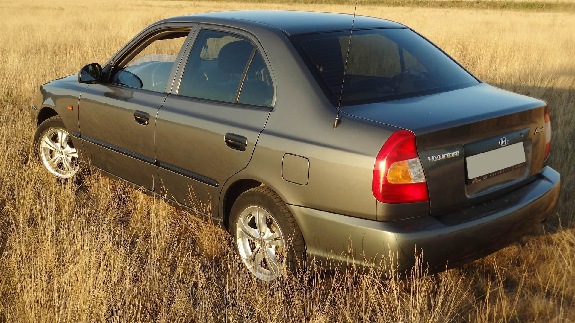 Про русский акцент. Hyundai Accent. Hyundai Accent 2. Hyundai Accent II седан (LC). Hyundai Accent 2000.