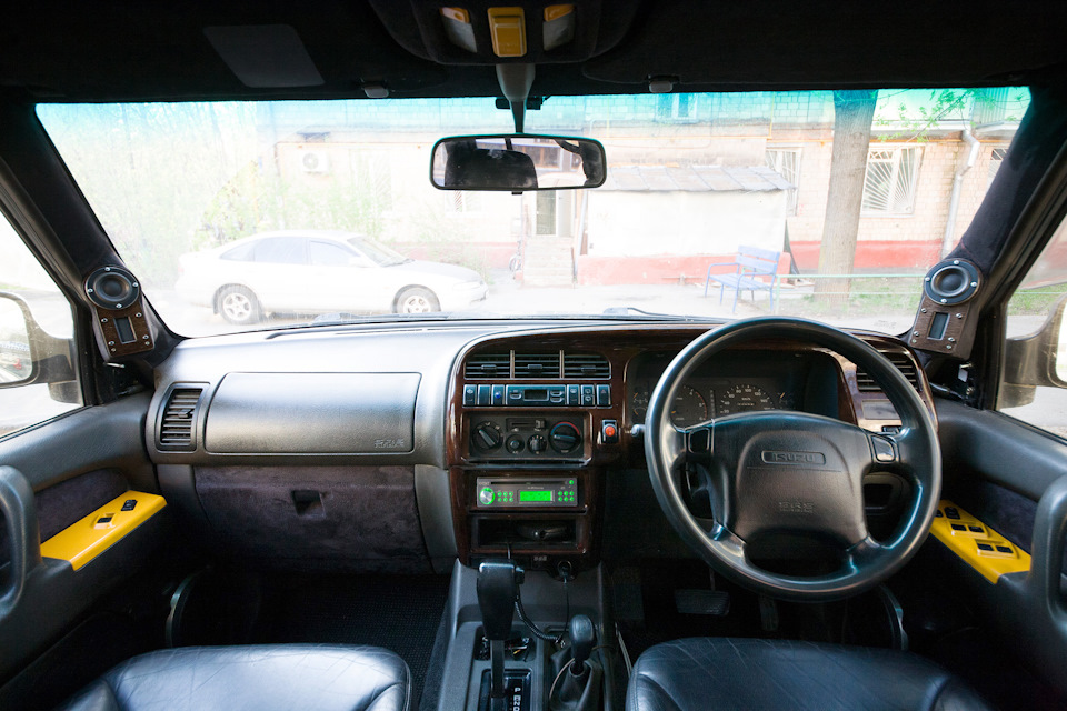 Фото в бортжурнале Isuzu Bighorn (II)