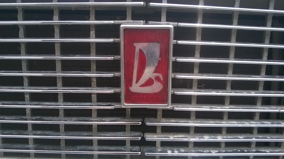 Красная ладья. Красная эмблема Ладья на решетку ВАЗ 2107. Ладья на Красном фоне. Красная Ладья на 2107.