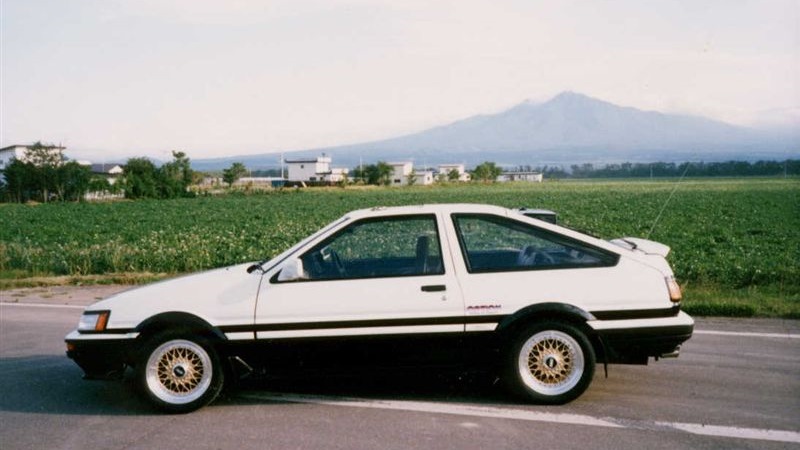 Toyota Corolla Levin (AE86) 1.6 бензиновый 1987 | カローラレビン