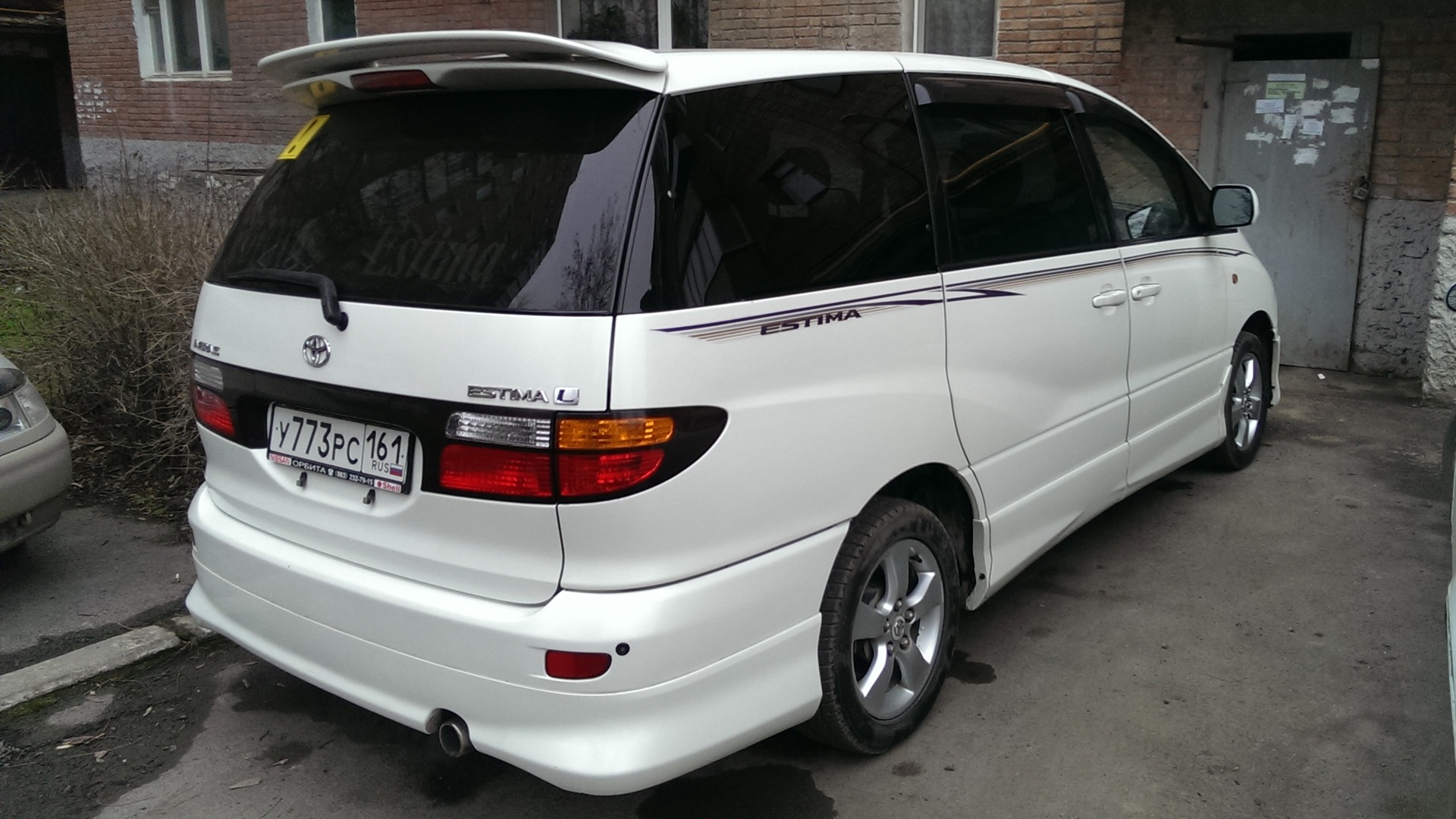 Toyota Estima 2001 Tuning