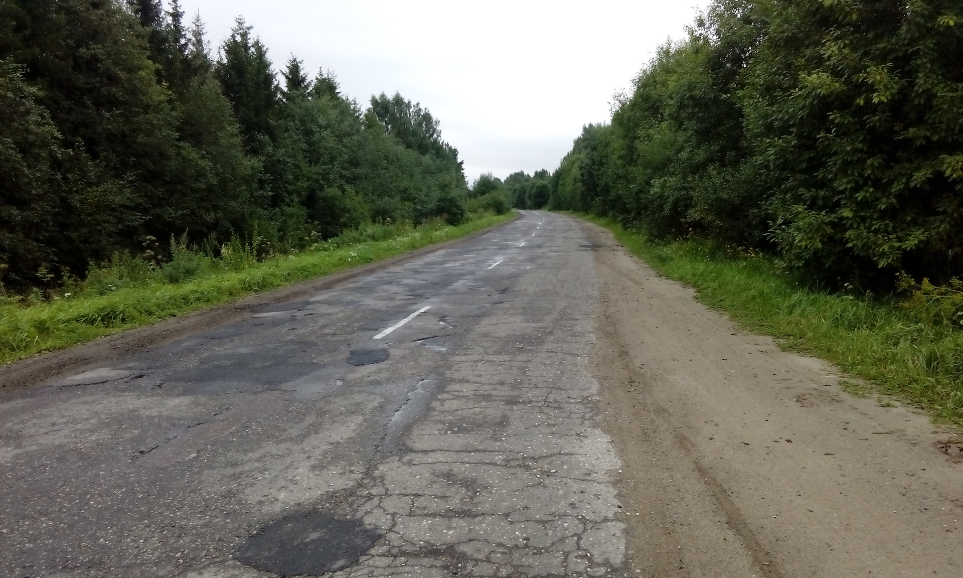 Дорога тверской обл. Трасса Валдай Демянск. Устюжна Весьегонск дорога. Дорога на Демянск. Тверская область дороги.