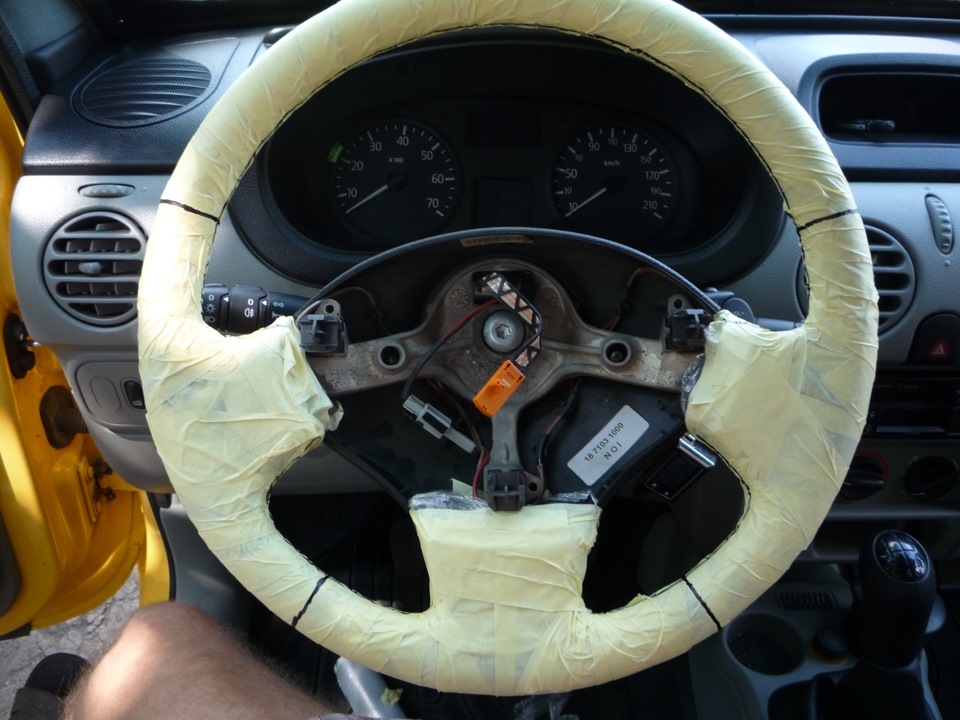 Первая попытка обшить руль кожей — Renault Kangoo (1G), 1,5 л, 2007 ...