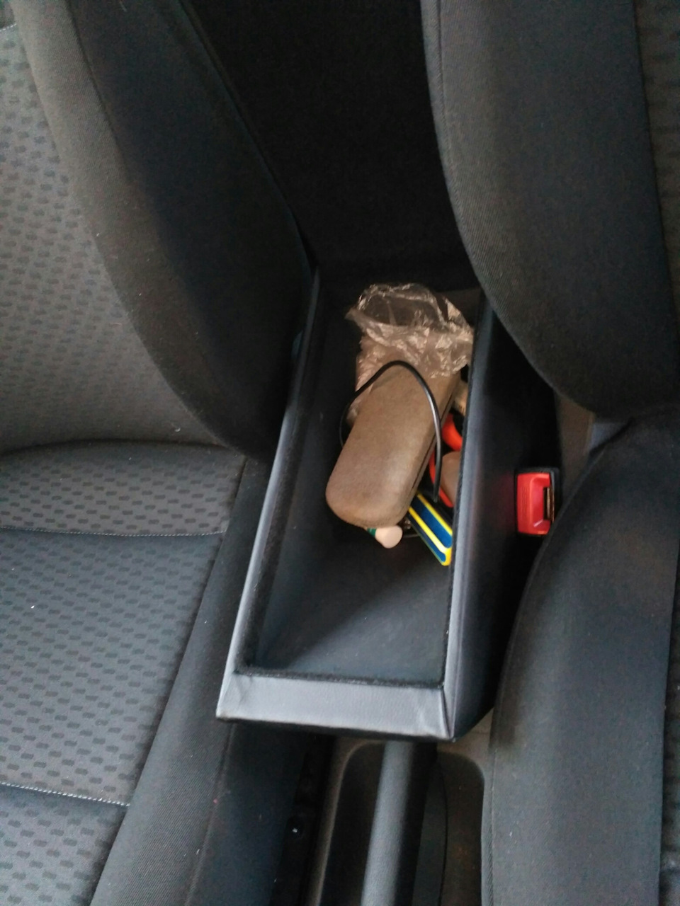 Нет подлокотника? Найдем — Skoda Fabia Mk2, 1,2 л, 2012 года ...