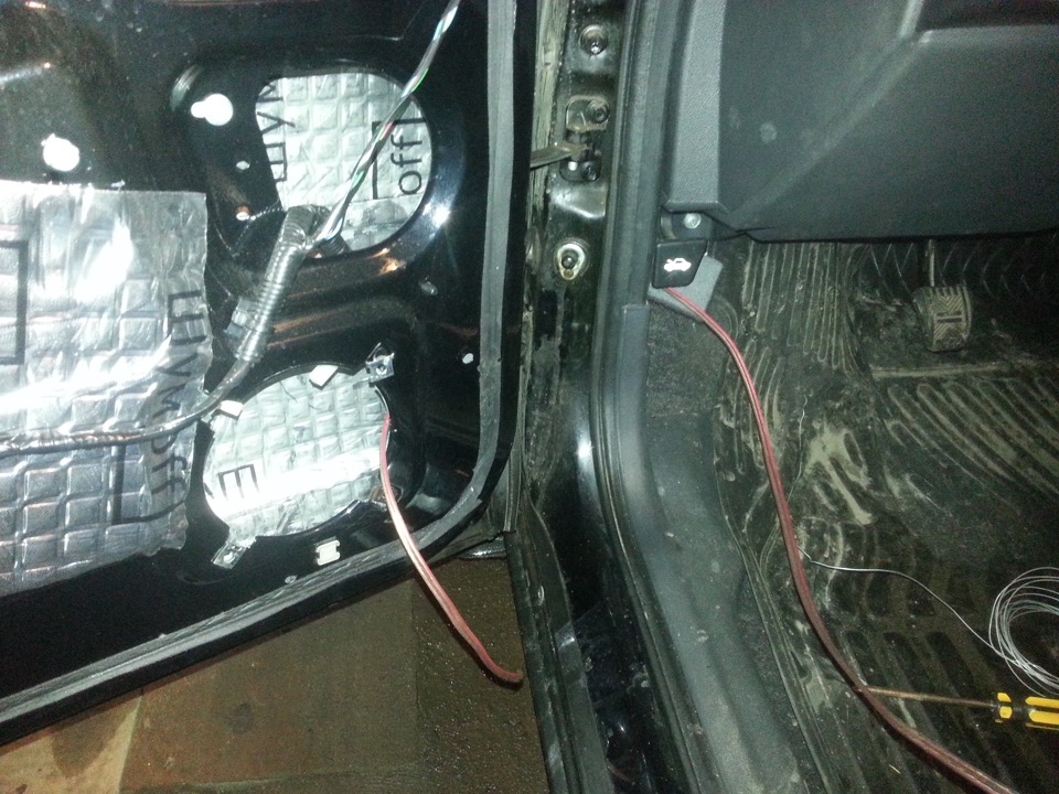 Подключение сабвуфера к штатному ГУ — Lada Приора хэтчбек, 1,6 л, 2014 ...