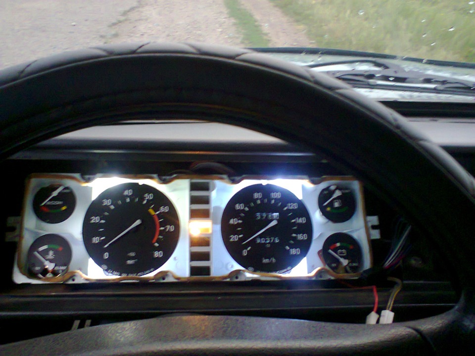 как сделать приборную панель ярче